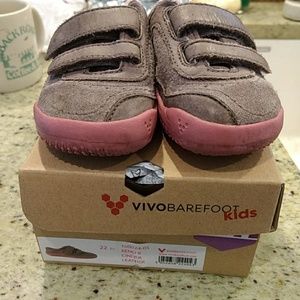 Vivobarefoot toddler shoes size 6